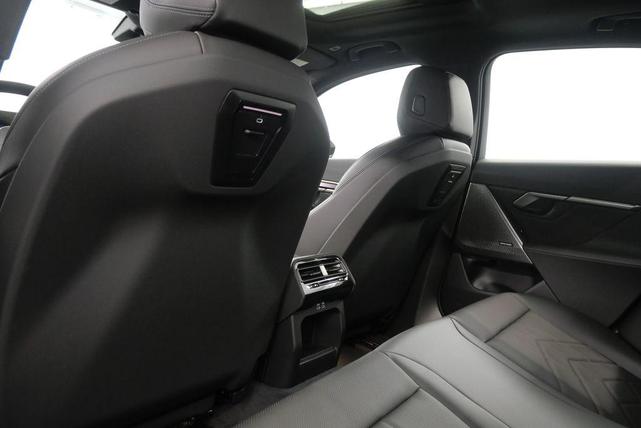 Photo of 2025 Mineral White Metallic BMW i5