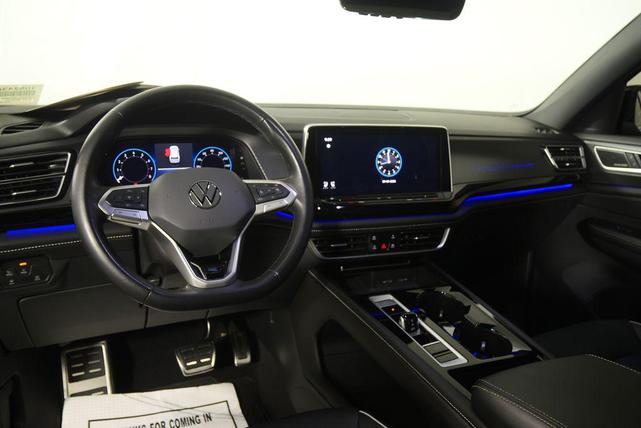 Photo of 2024 Deep Black Volkswagen Atlas Cross Sport