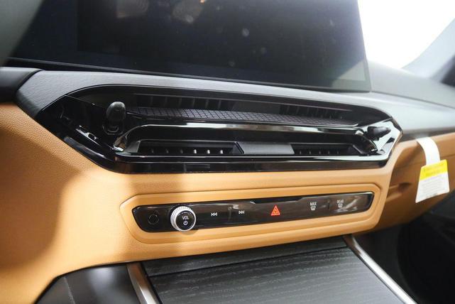 Photo of 2026 Mineral White Metallic BMW 330