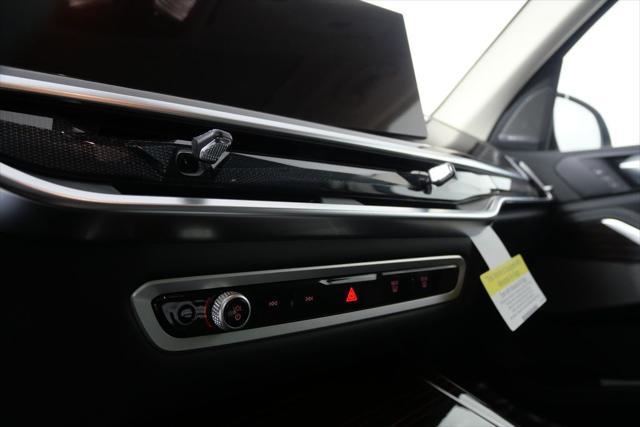 Photo of 2025 Skyscraper Grey Metallic BMW X7