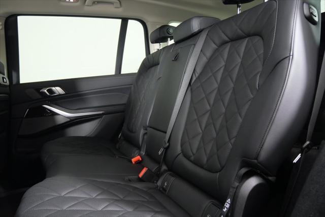 Photo of 2025 Skyscraper Grey Metallic BMW X7