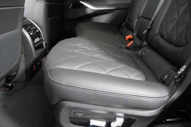 Photo of 2025 Skyscraper Grey Metallic BMW X7