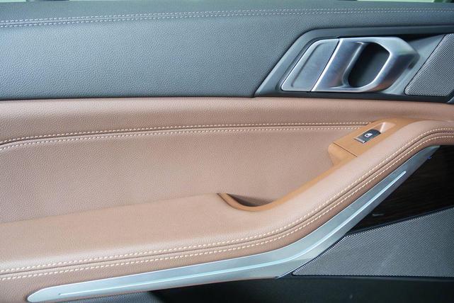 Photo of 2021 Mineral White Metallic BMW X5