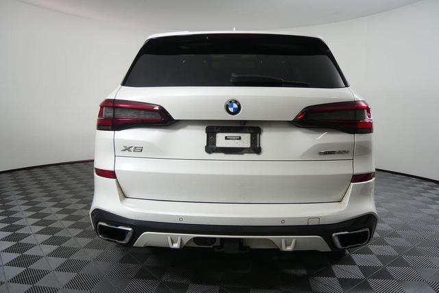 Photo of 2021 Mineral White Metallic BMW X5