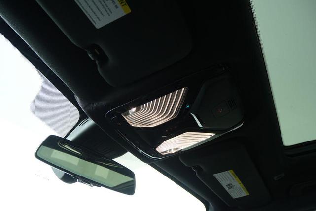 Photo of 2021 Mineral White Metallic BMW X5