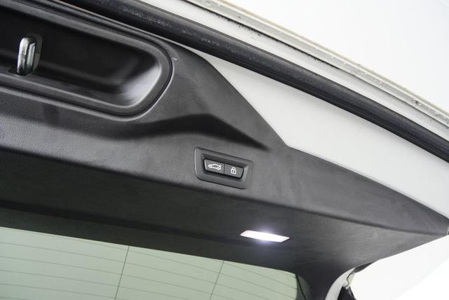 Photo of 2021 Mineral White Metallic BMW X5