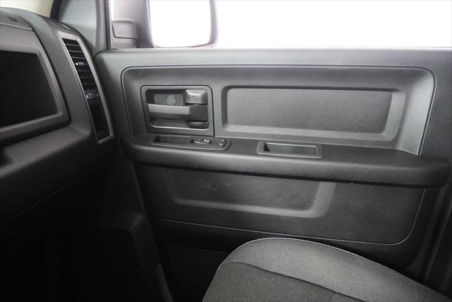 Photo of 2022 Diamond Black Crystal Pearlcoat RAM 1500