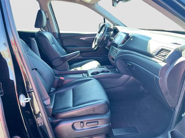 Photo of 2023 Crystal Black Pearl Honda Ridgeline