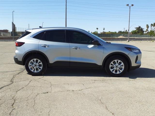 Photo of 2023 Iconic Silver Metallic Ford Escape