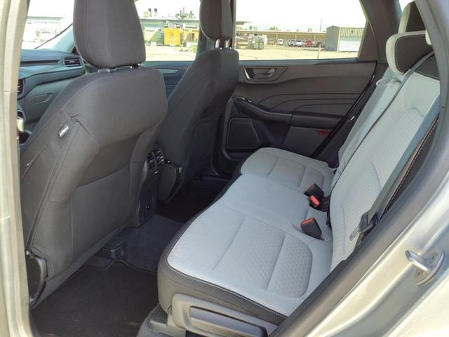Photo of 2023 Iconic Silver Metallic Ford Escape