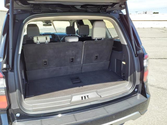 Photo of 2021 Agate Black Metallic Ford Expedition