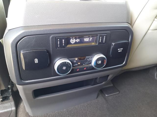 Photo of 2021 Agate Black Metallic Ford Expedition