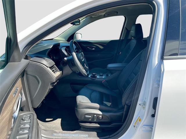Photo of 2024 Summit White GMC Terrain