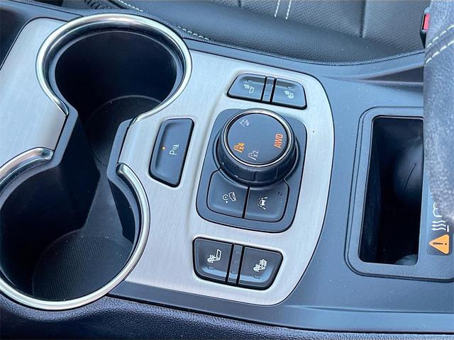 Photo of 2024 Summit White GMC Terrain