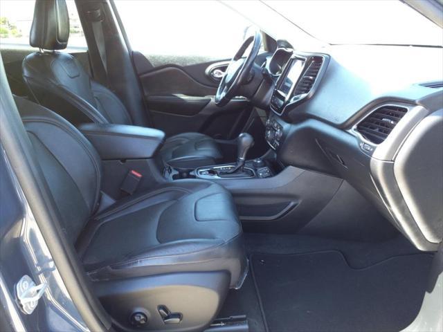 Photo of 2020 Slate Blue Pearlcoat Jeep Cherokee