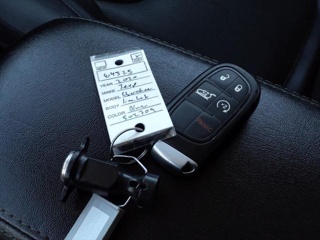 Photo of 2020 Slate Blue Pearlcoat Jeep Cherokee