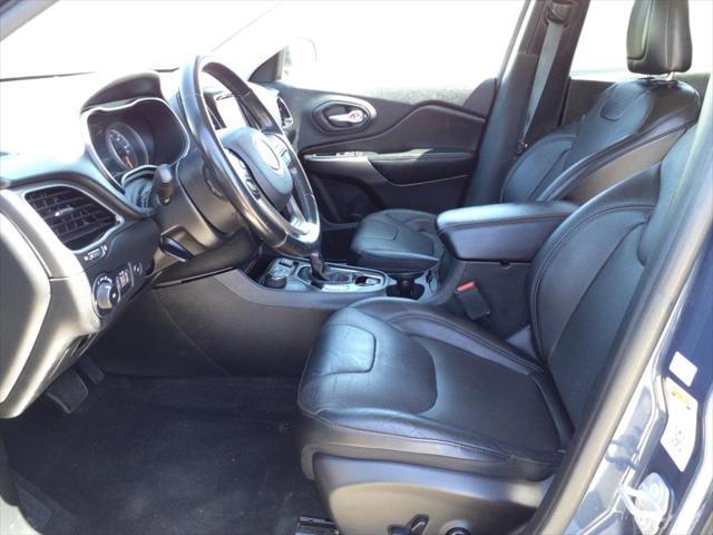 Photo of 2020 Slate Blue Pearlcoat Jeep Cherokee