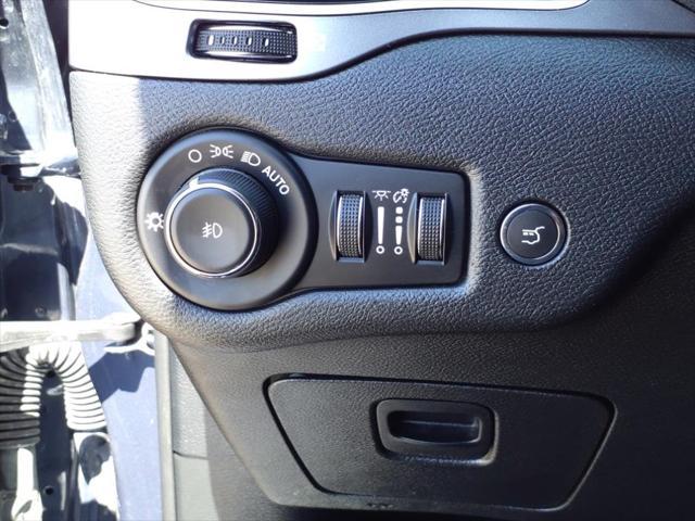 Photo of 2020 Slate Blue Pearlcoat Jeep Cherokee
