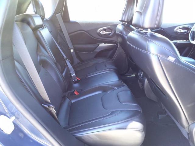 Photo of 2020 Slate Blue Pearlcoat Jeep Cherokee