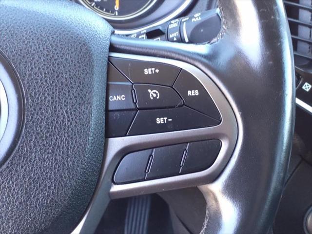 Photo of 2020 Slate Blue Pearlcoat Jeep Cherokee