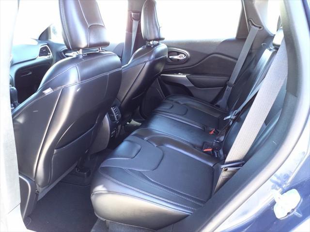 Photo of 2020 Slate Blue Pearlcoat Jeep Cherokee