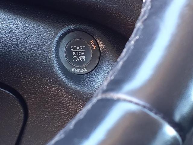 Photo of 2020 Slate Blue Pearlcoat Jeep Cherokee