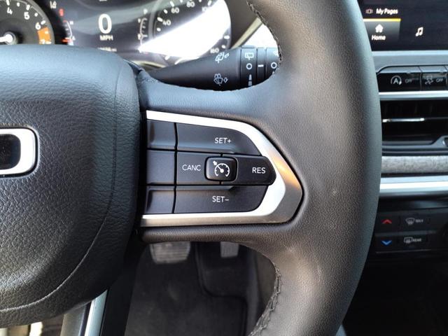 Photo of 2024 Gray Jeep Compass