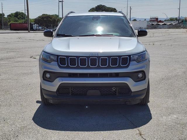 Photo of 2024 Gray Jeep Compass