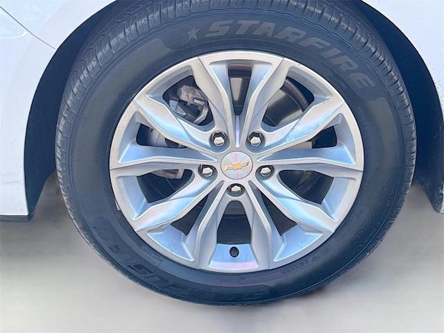 Photo of 2023 Summit White Chevrolet Malibu