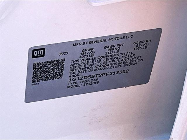 Photo of 2023 Summit White Chevrolet Malibu