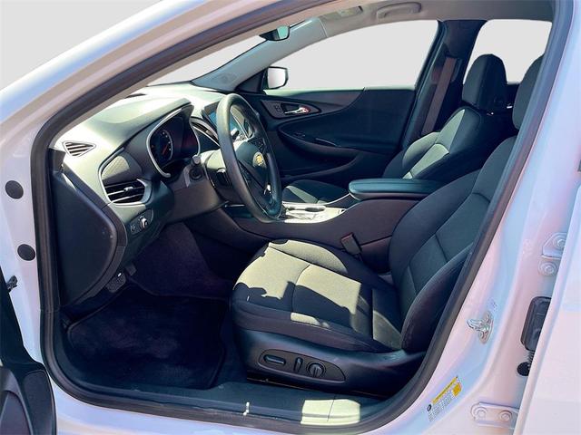 Photo of 2023 Summit White Chevrolet Malibu