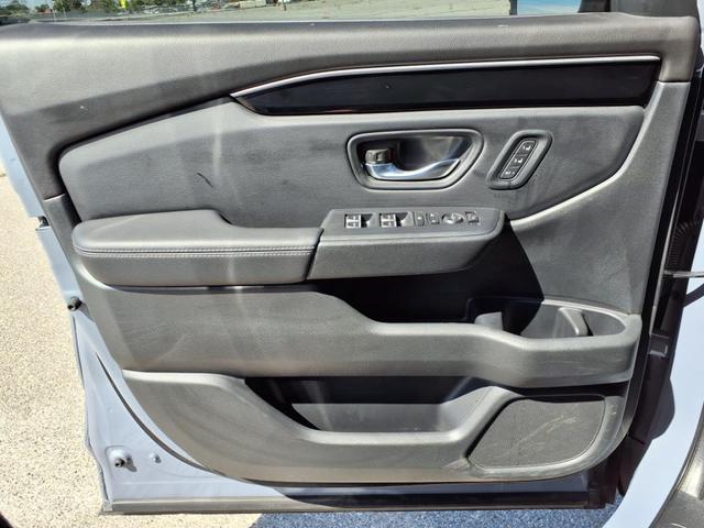 Photo of 2024 Gray Honda Pilot