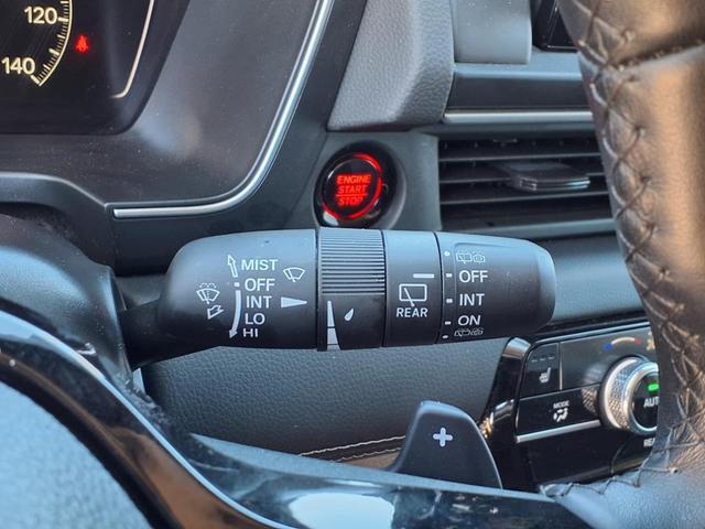 Photo of 2024 Gray Honda Pilot