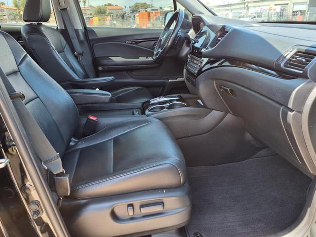 Photo of 2020 Crystal Black Pearl Honda Pilot
