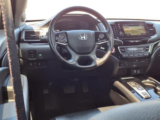 Photo of 2020 Crystal Black Pearl Honda Pilot