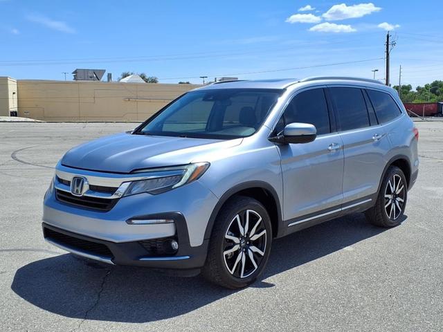 Photo of 2021 Lunar Silver Metallic Honda Pilot