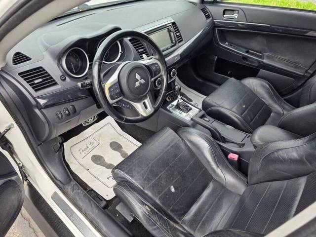 Photo of 2014 White Mitsubishi Lancer Evolution