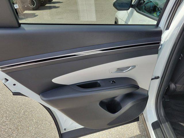 Photo of 2022 Quartz White Hyundai TUCSON