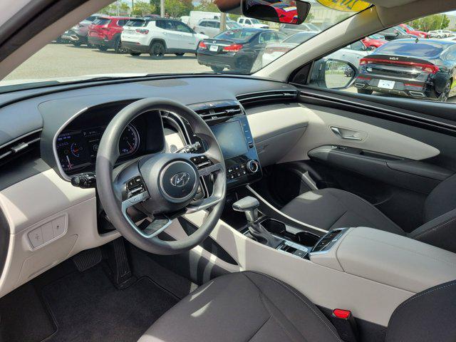 Photo of 2022 Quartz White Hyundai TUCSON