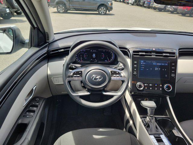 Photo of 2022 Quartz White Hyundai TUCSON