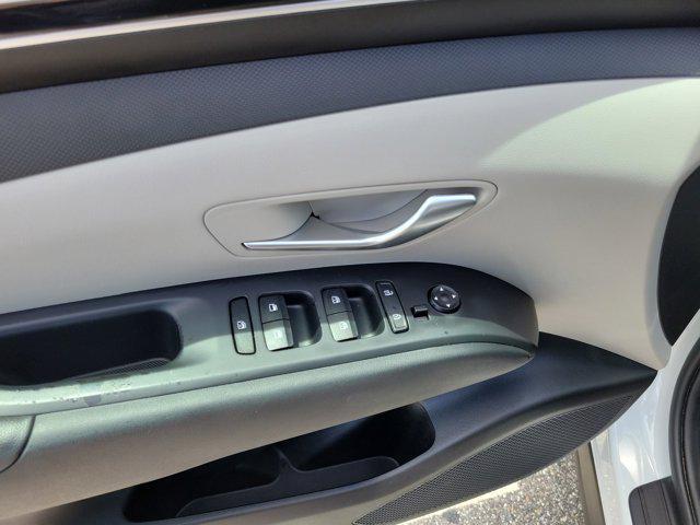 Photo of 2022 Quartz White Hyundai TUCSON