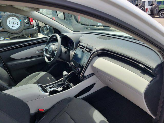 Photo of 2022 Quartz White Hyundai TUCSON