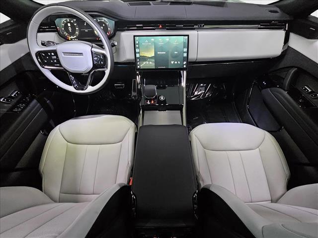 Photo of 2025 Santorini Black Metallic Land Rover Range Rover Sport