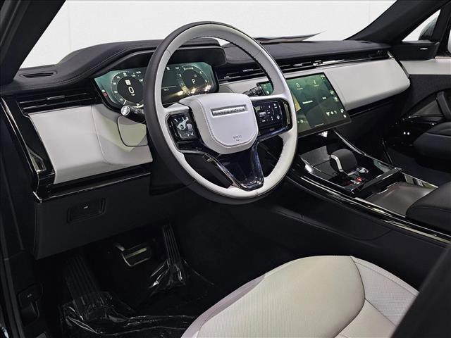 Photo of 2025 Santorini Black Metallic Land Rover Range Rover Sport