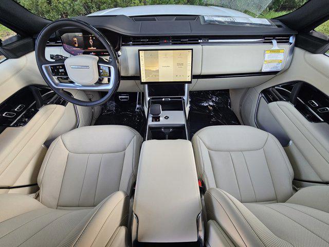 Photo of 2025 Ostuni Pearl White Premium Metallic Land Rover Range Rover