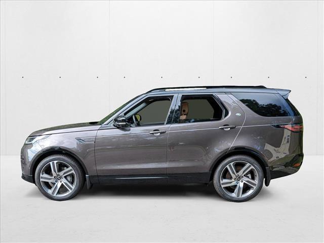 Photo of 2024 Charente Grey Premium Metallic Land Rover Discovery