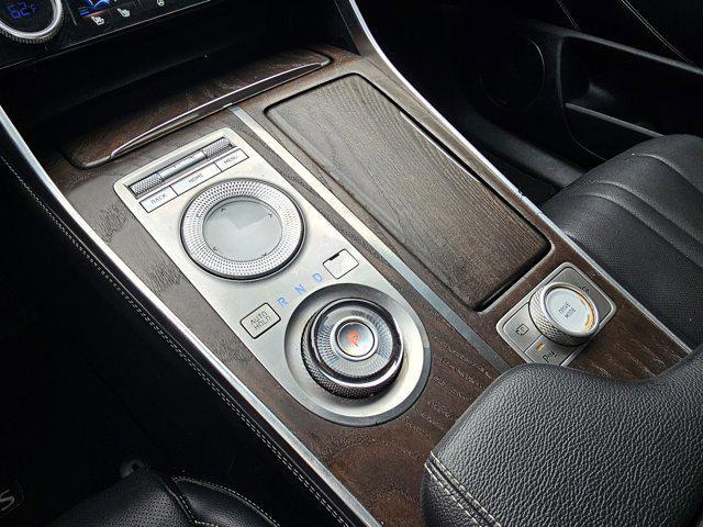 Photo of 2022 Vik Black Genesis GV80