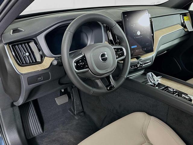 Photo of 2026 DENIM BLU MET Volvo XC60