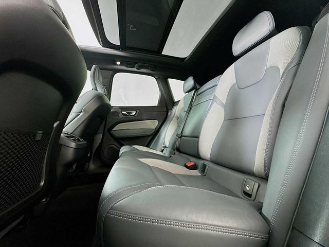 Photo of 2022 Thunder Grey Metallic Volvo XC60