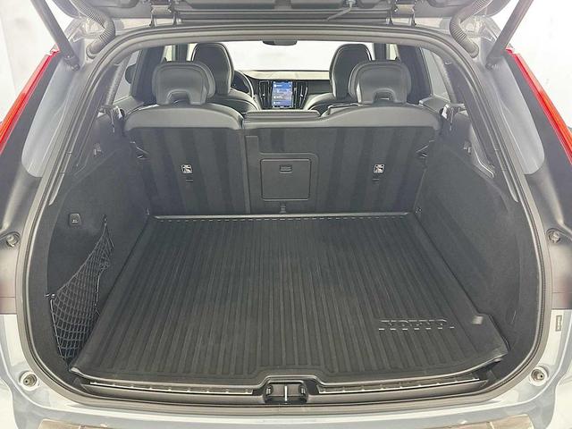 Photo of 2022 Thunder Grey Metallic Volvo XC60